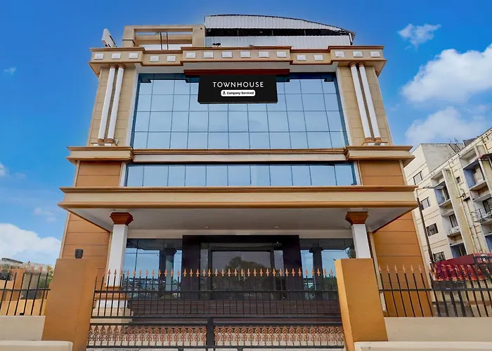 Super Townhouse Koyambedu