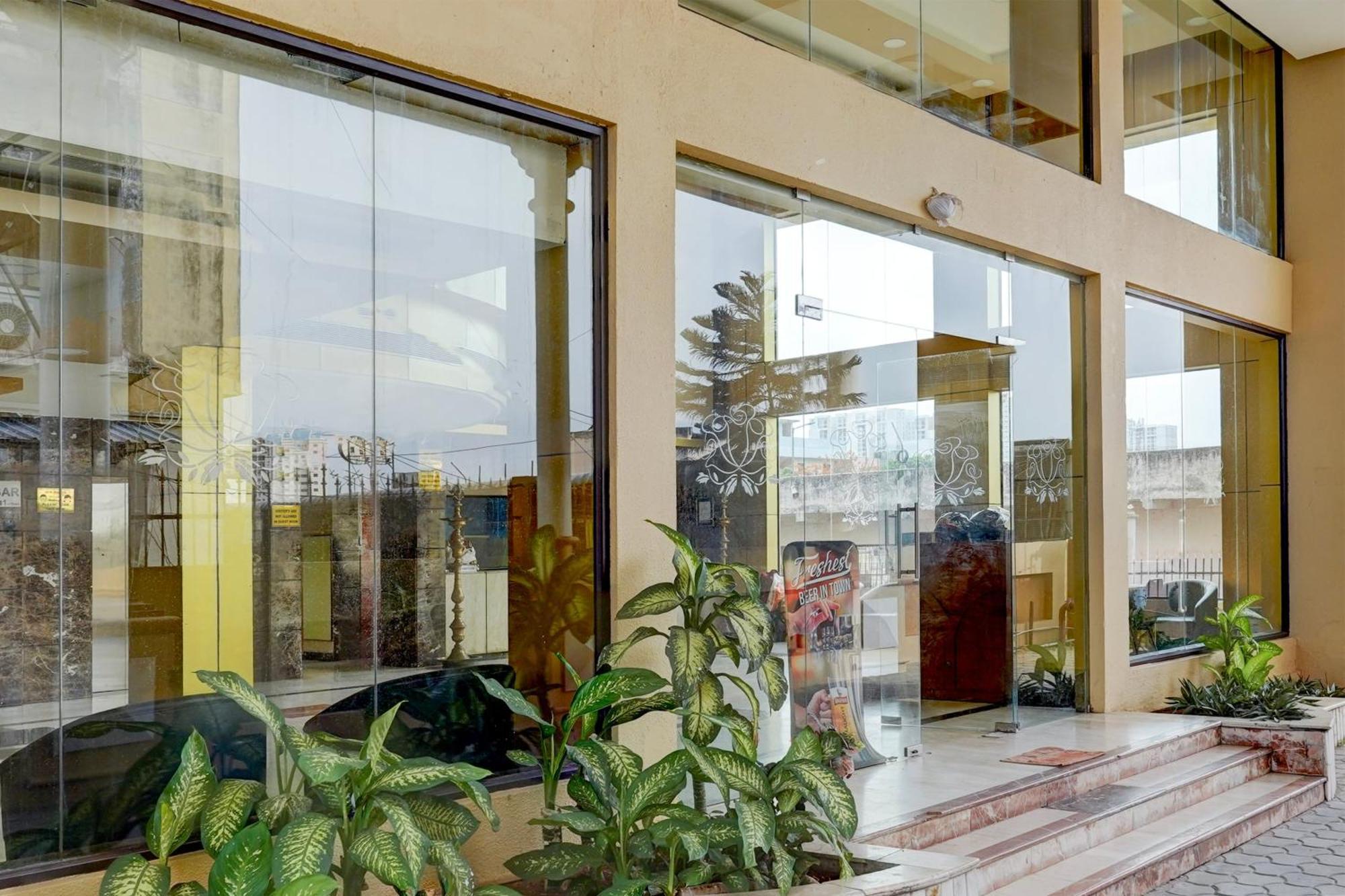 होटल Super Townhouse Koyambedu 3*